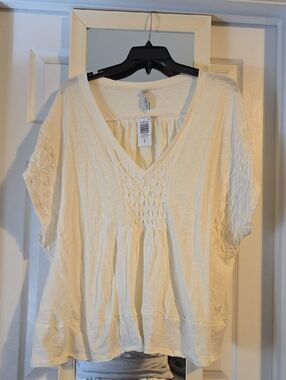 Torrid Cream V-Neck Smocked Sleeve Tunic Top